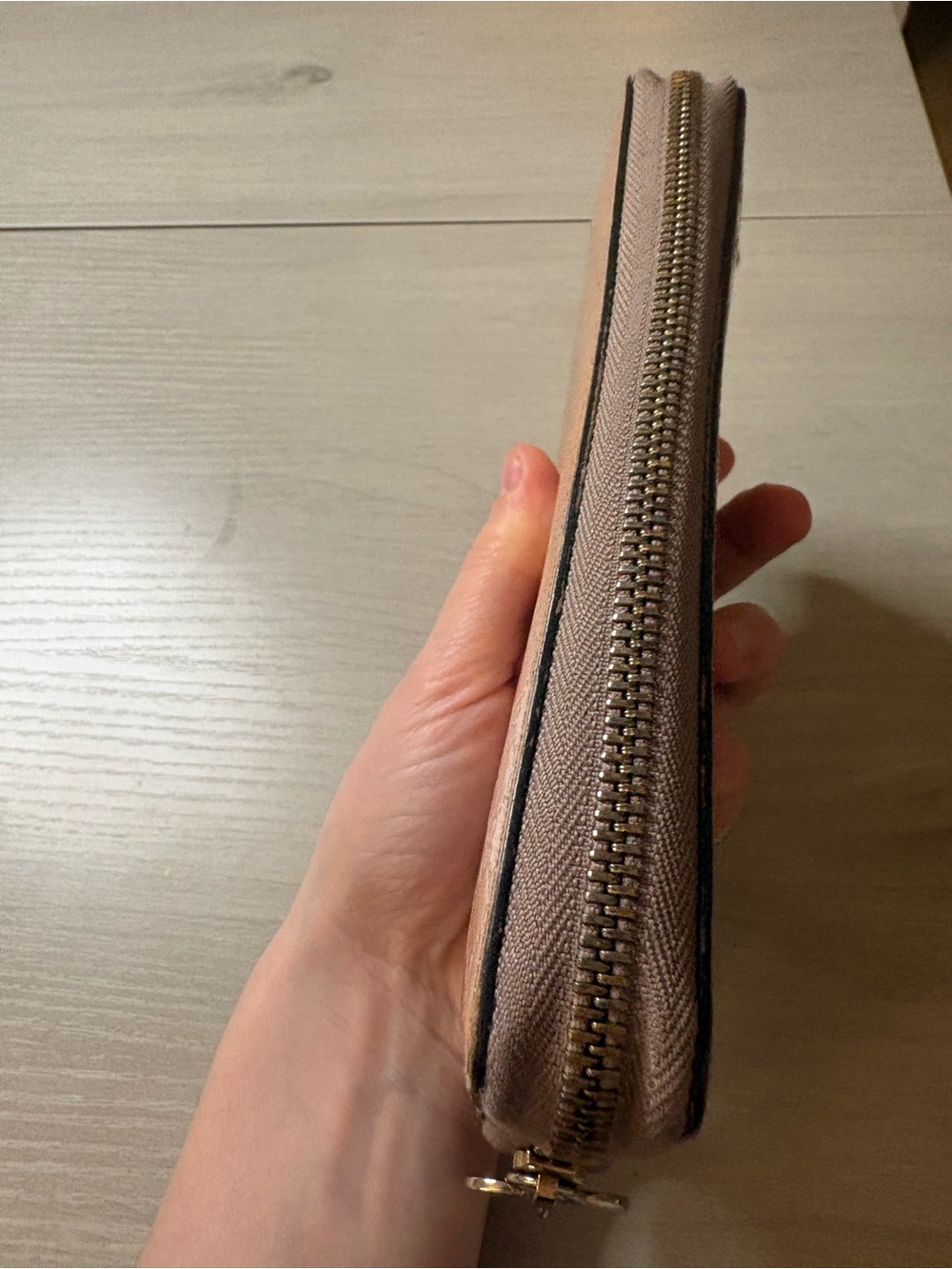 Gucci Nude Pink Embossed Patent Leather Zip Wallet - Picture 7 of 9